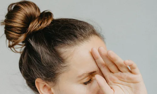 Tikler nedir? Nevroloji tikler
